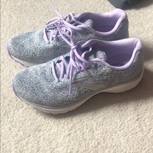 brooks anthem tennis shoes